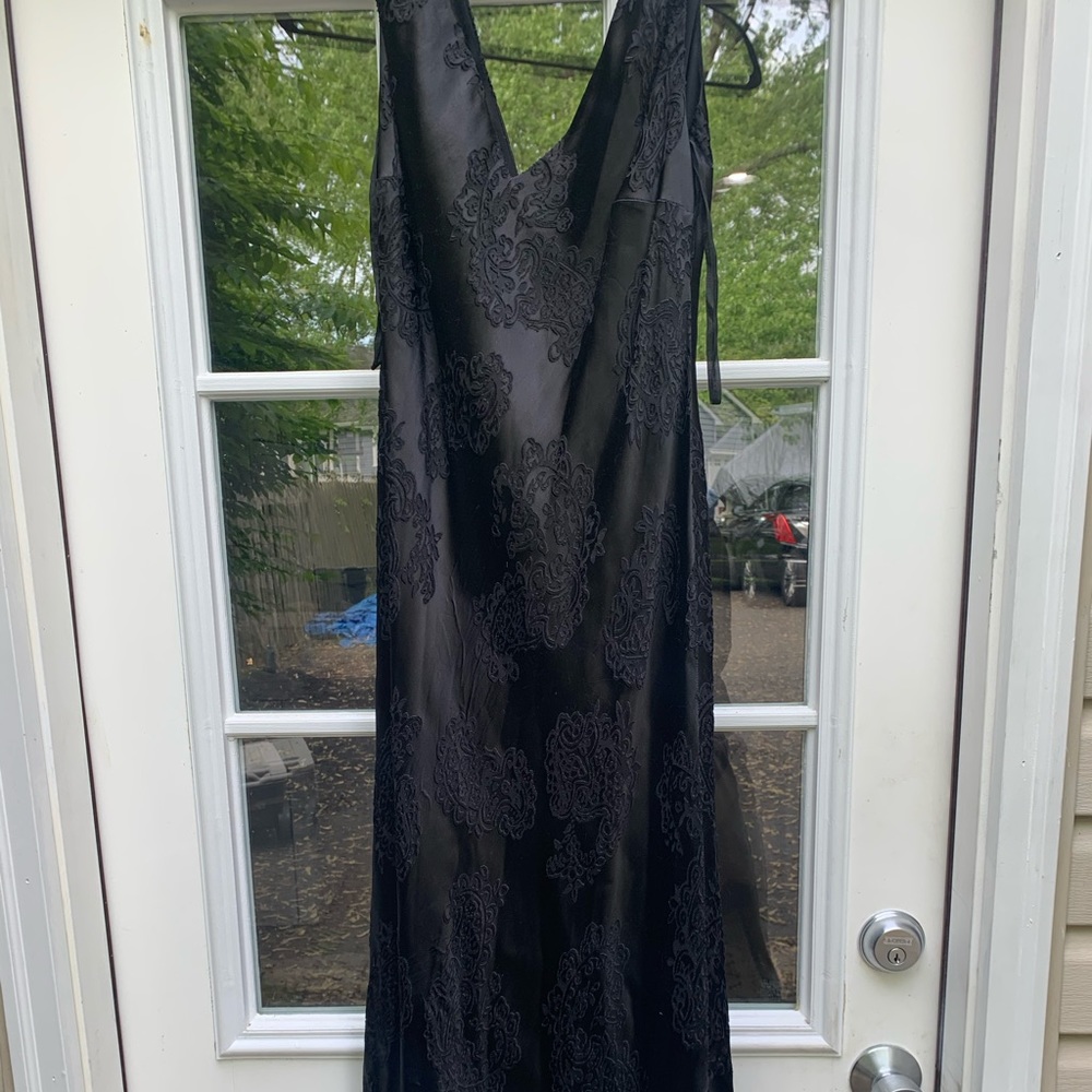Simple lace black dress